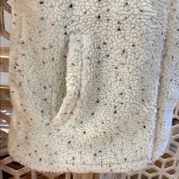 T by Talbots Cozy Off White Sherpa Vest with Funfetti Pattern Side Medium - Picture 5 of 8